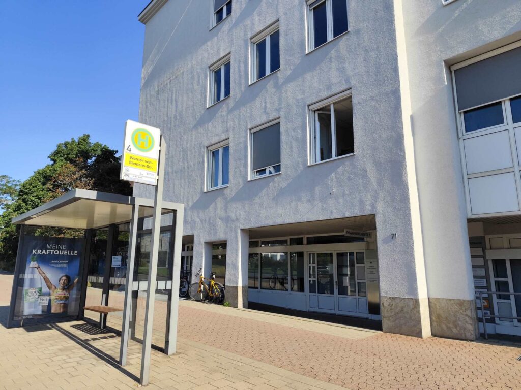 Foto: Institut für BuWi Eingang